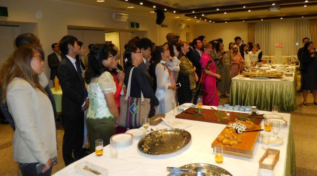 The table was bare...