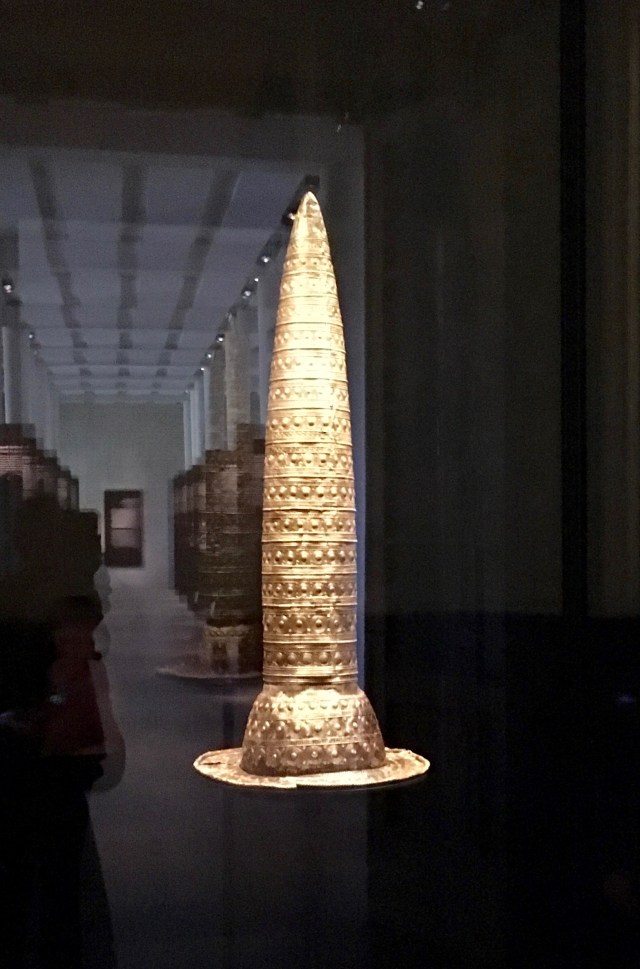 Hat, HAT I tell you, hat!